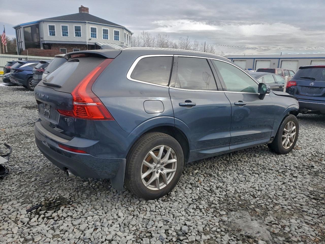 2020 VOLVO XC60 T5 MOMENTUM photo 3