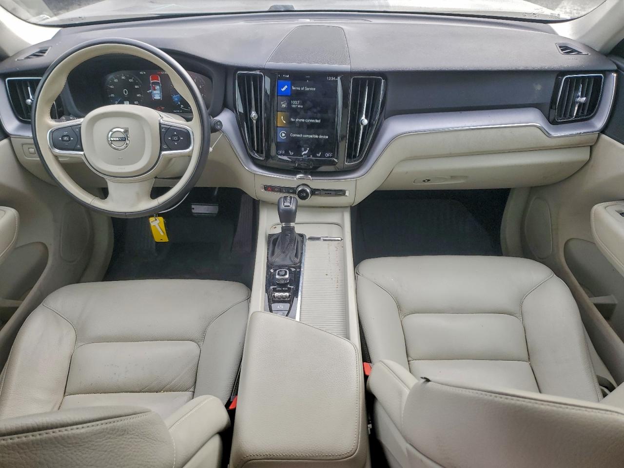 2020 VOLVO XC60 T5 MOMENTUM photo 8