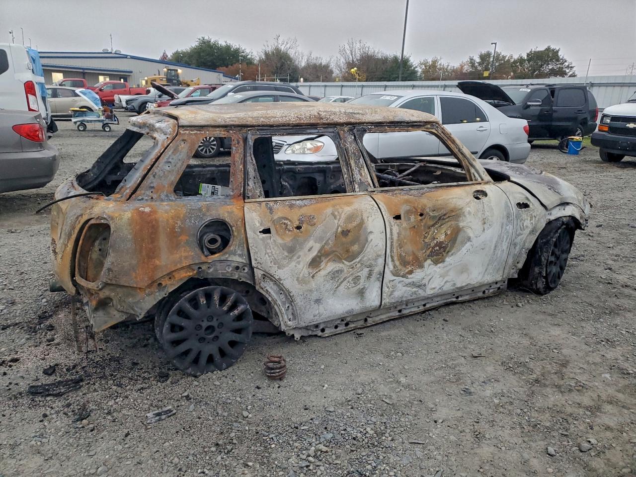 2017 MINI COOPER photo 3