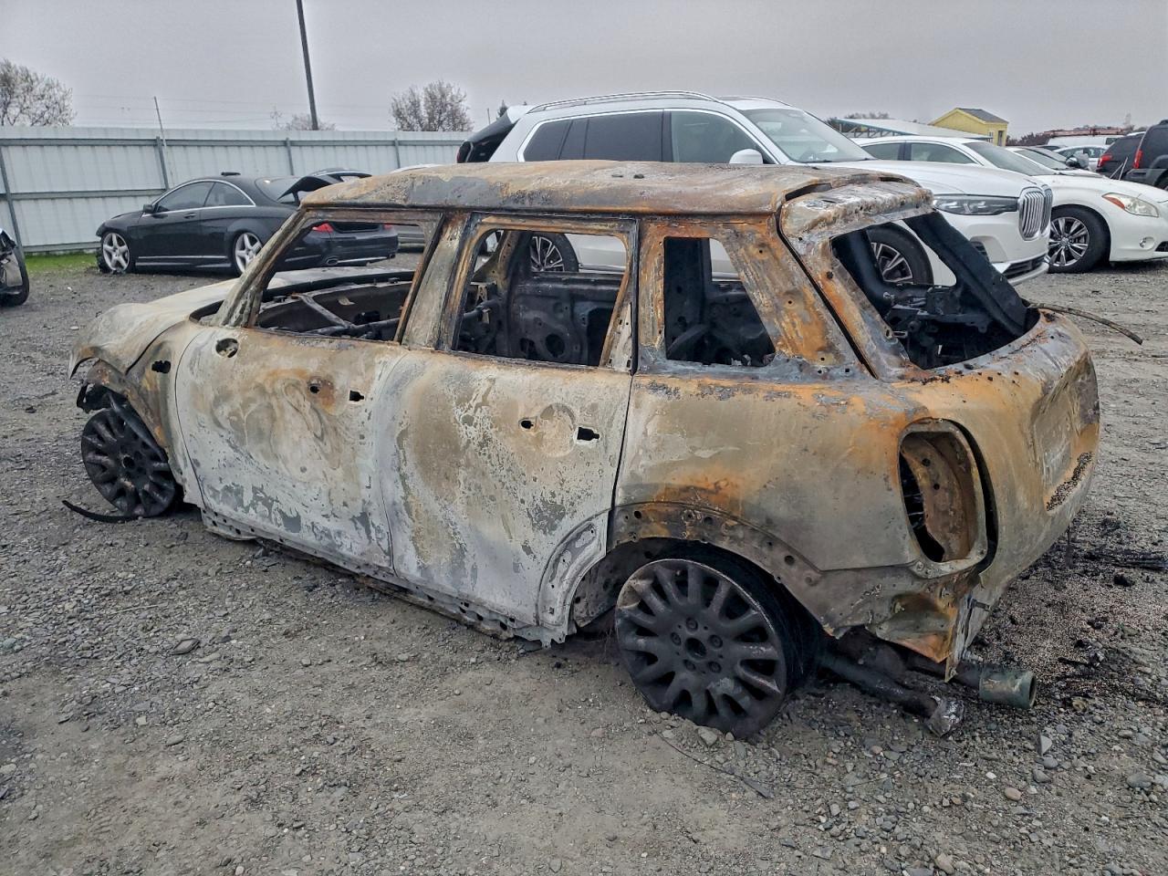 2017 MINI COOPER photo 2