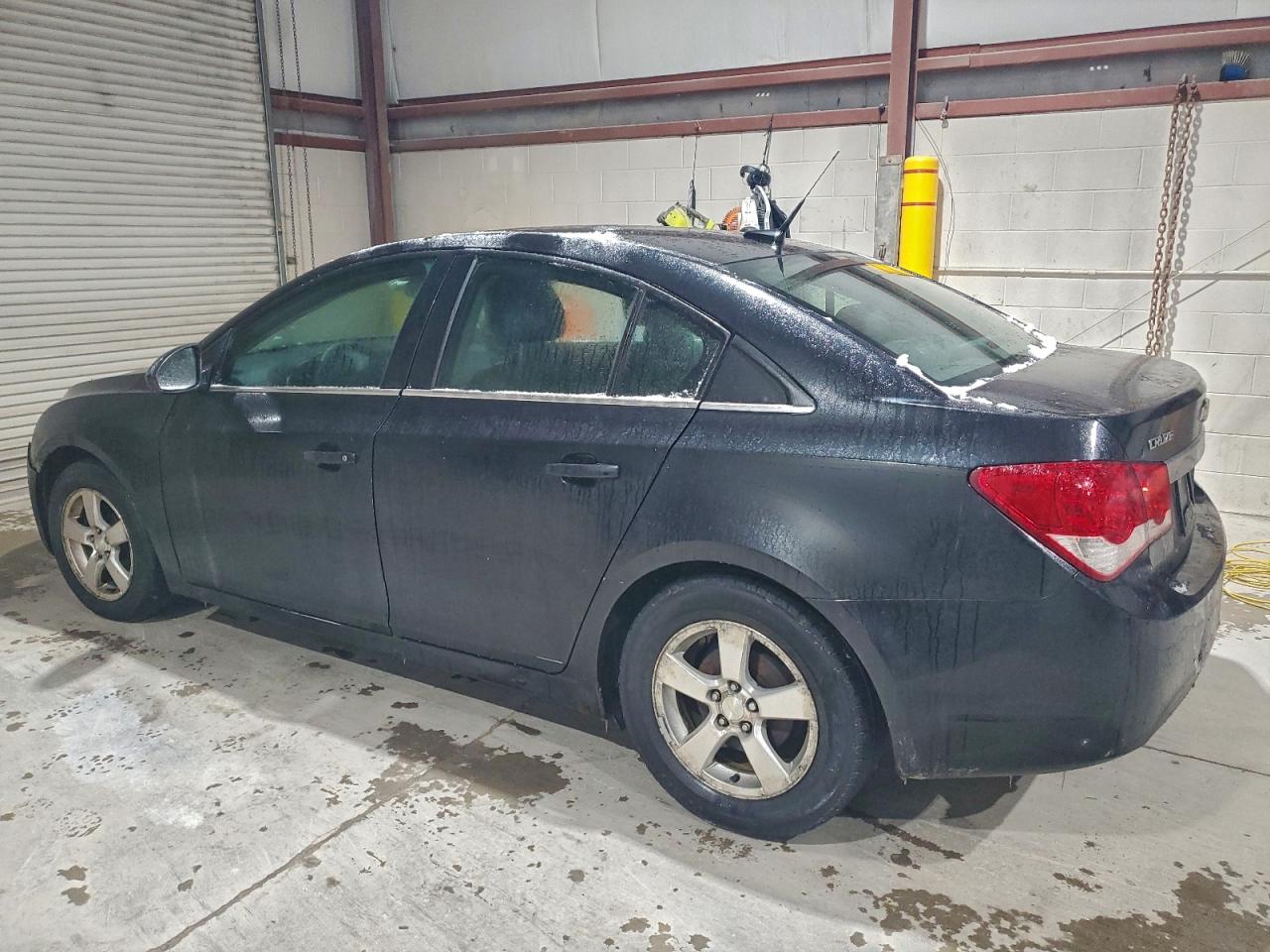 2014 CHEVROLET CRUZE LT photo 2