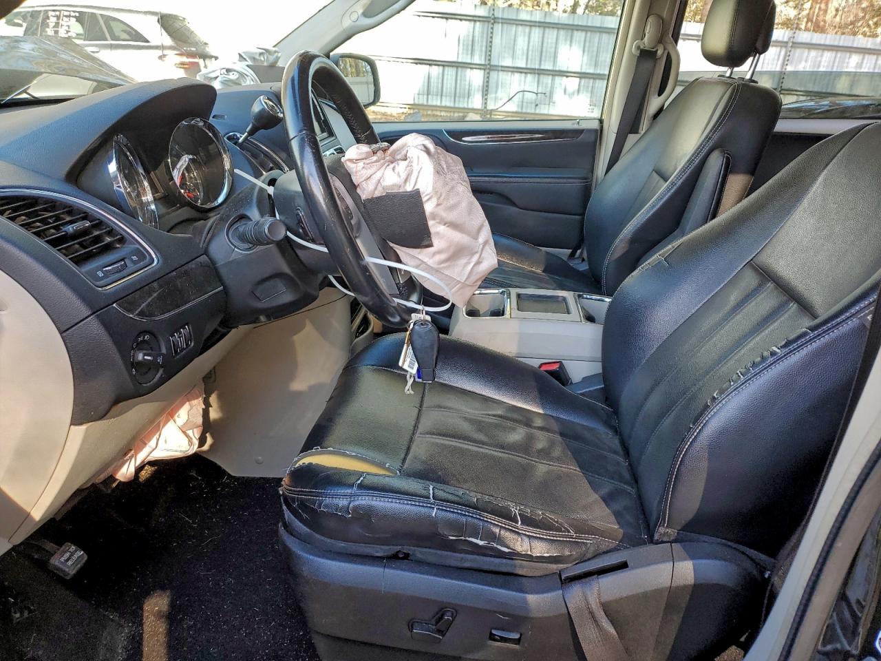 2013 CHRYSLER TOWN & COUNTRY TOURING photo 7