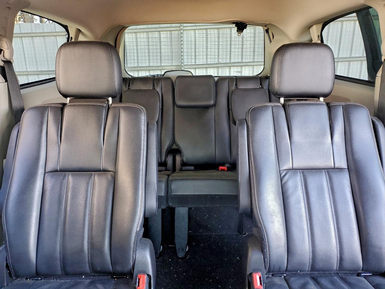 2013 CHRYSLER TOWN & COUNTRY TOURING photo 10