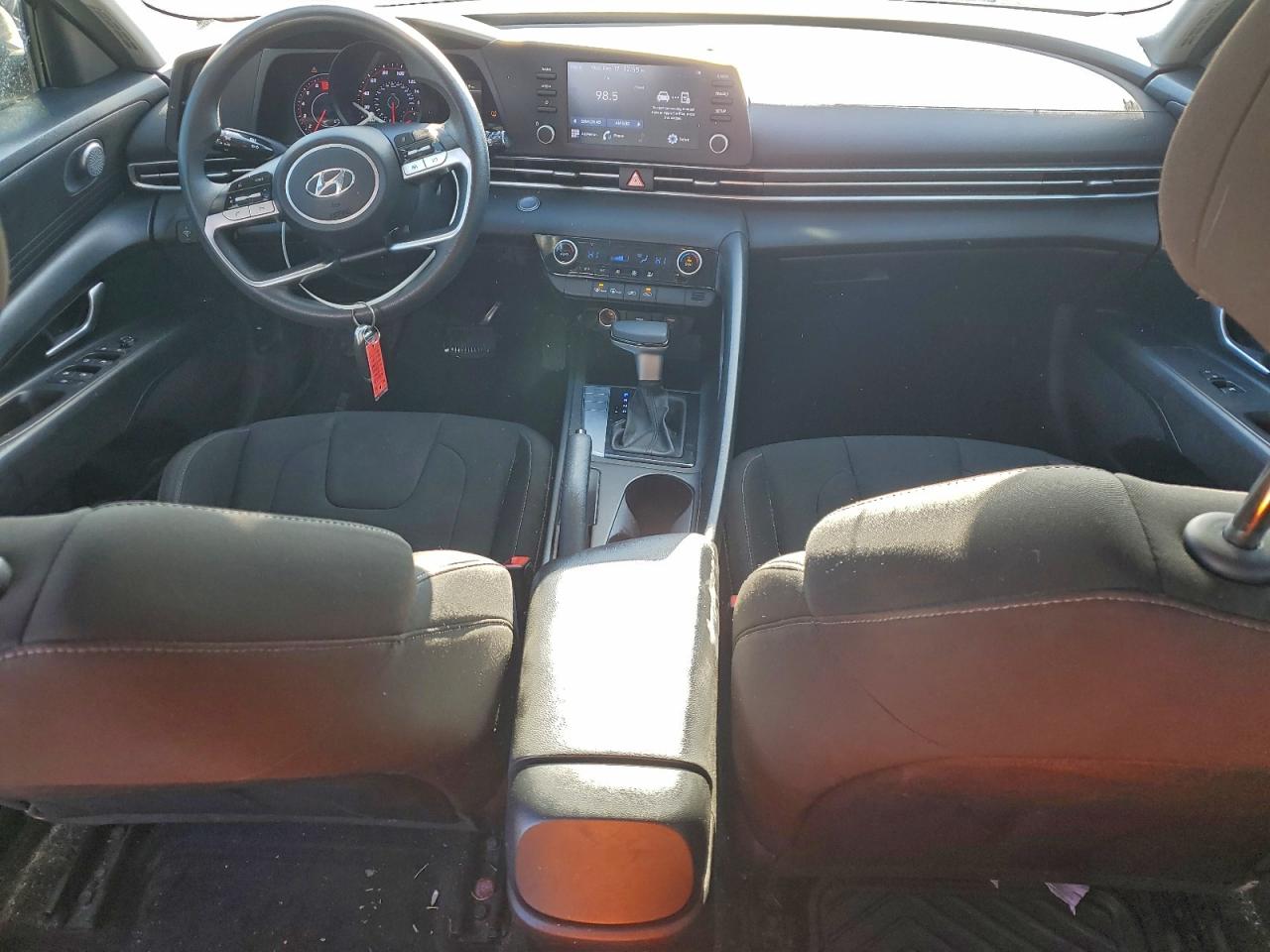 2021 HYUNDAI ELANTRA SEL photo 8