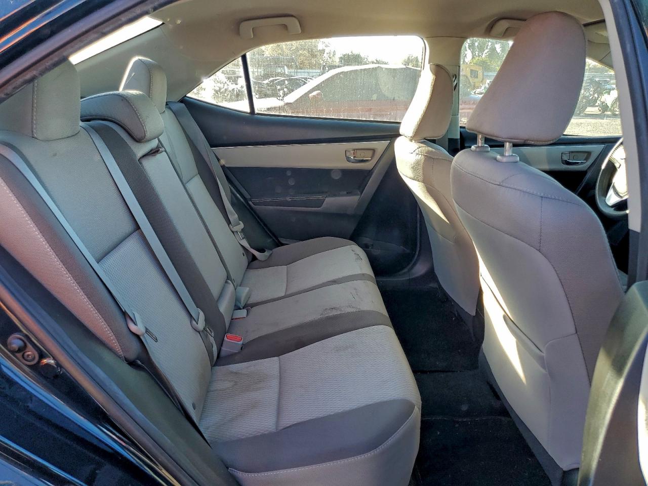 2017 TOYOTA COROLLA L photo 10