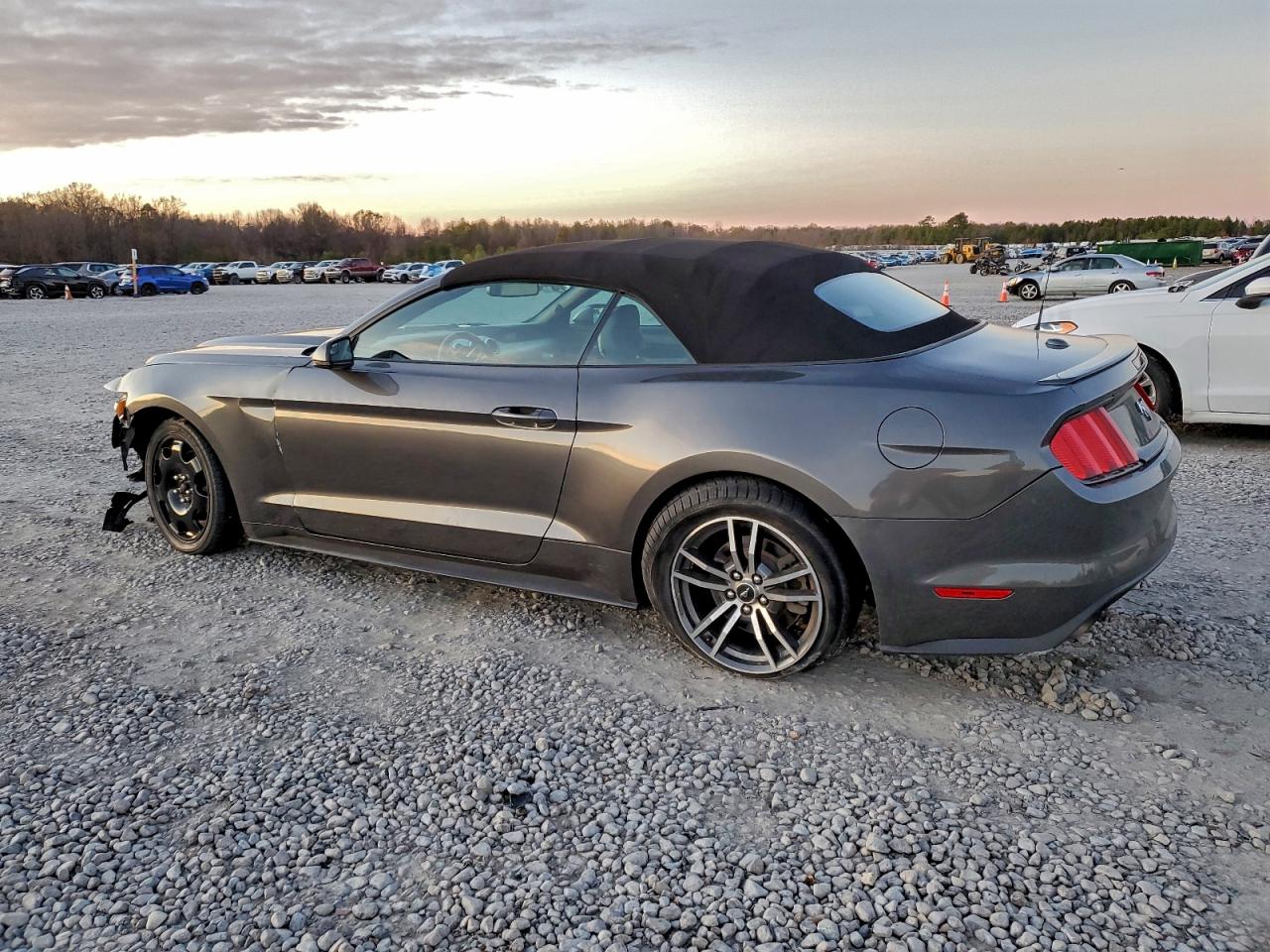 2017 FORD MUSTANG photo 2