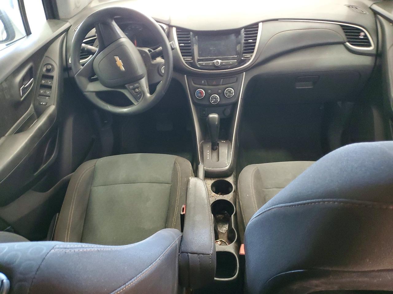2018 CHEVROLET TRAX LS photo 8