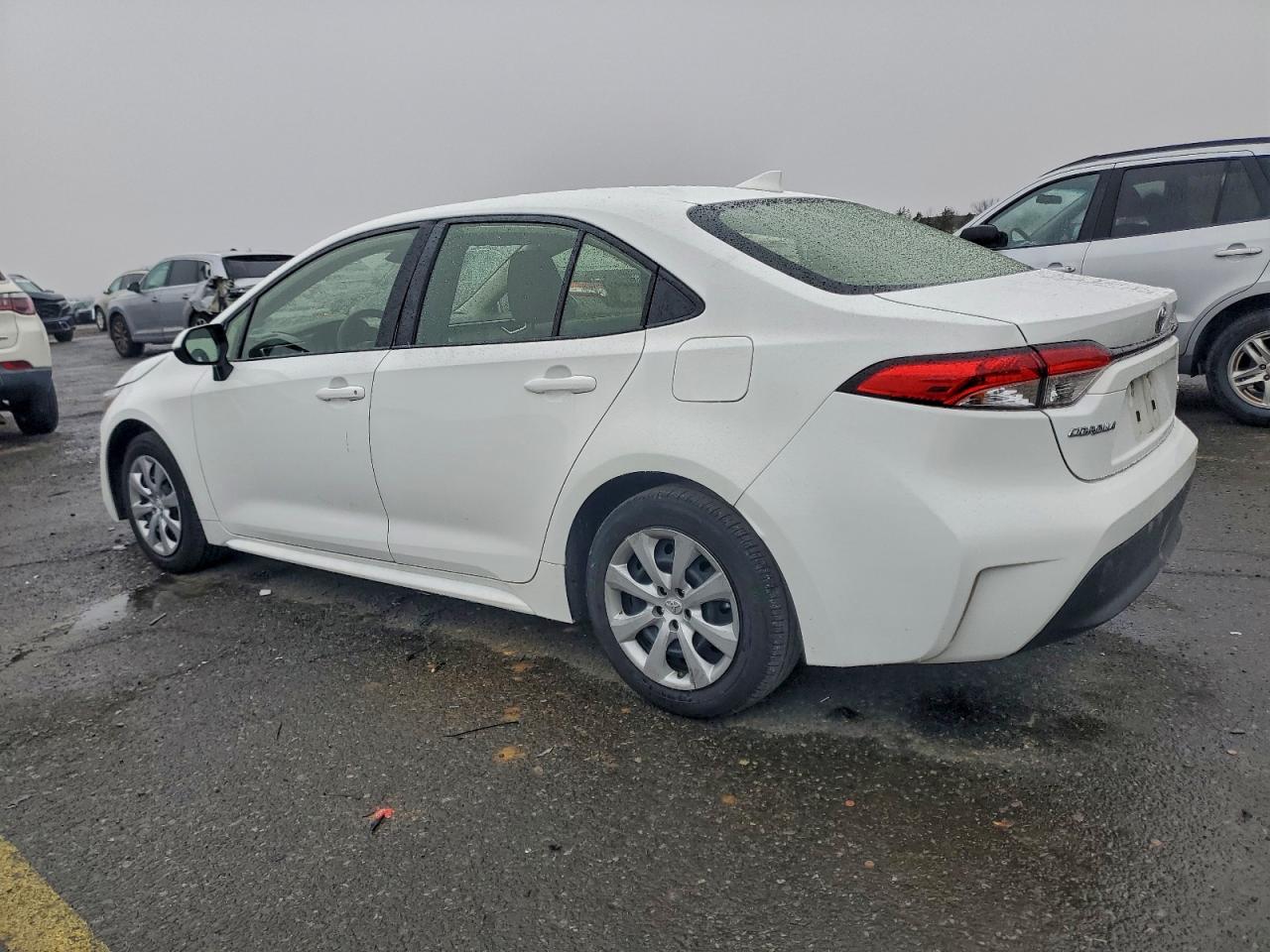 2024 TOYOTA COROLLA LE photo 2