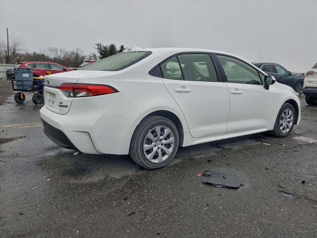 2024 TOYOTA COROLLA LE photo 3