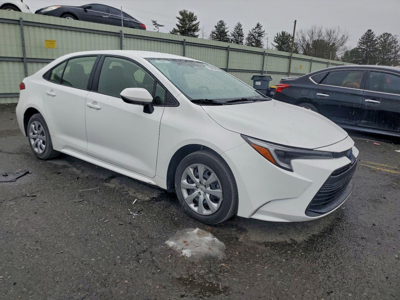 2024 TOYOTA COROLLA LE photo 4