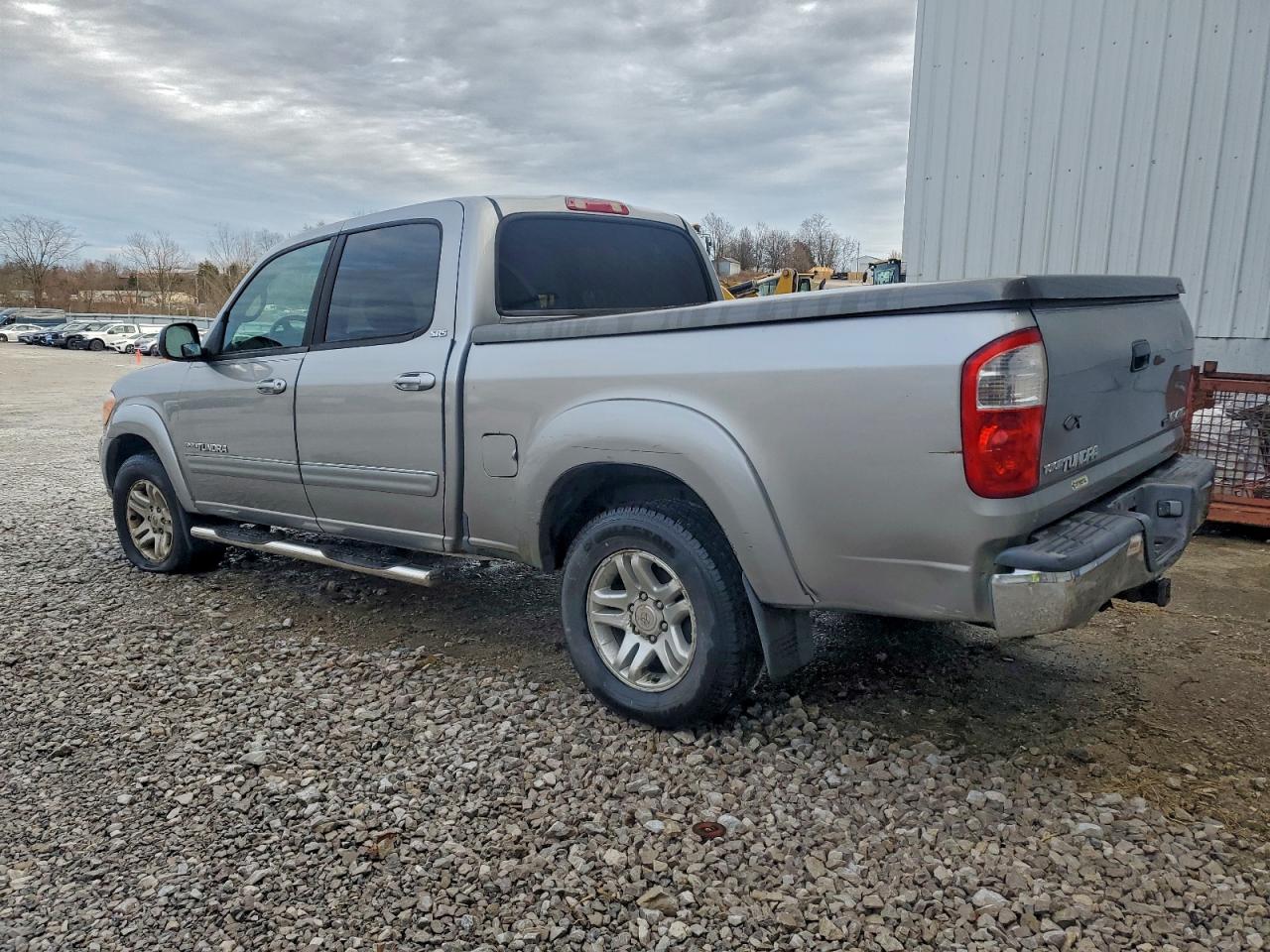 2006 TOYOTA TUNDRA DOUBLE CAB SR5 photo 2