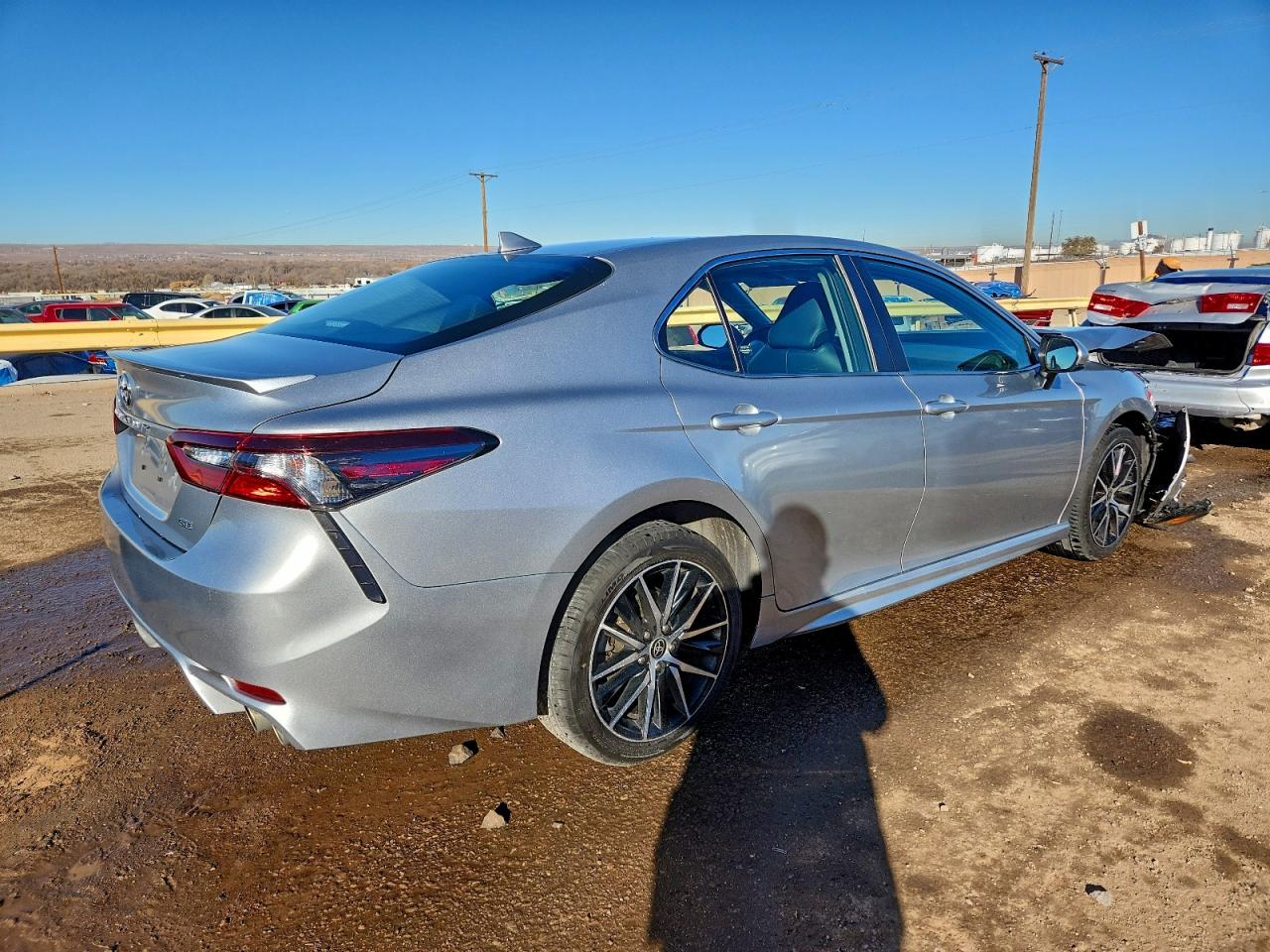 2021 TOYOTA CAMRY SE photo 3
