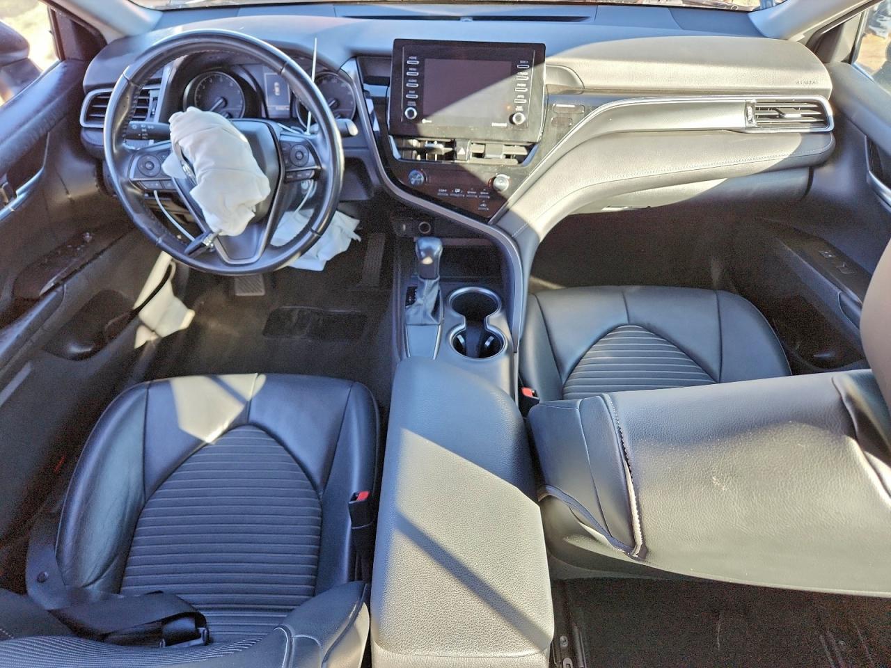 2021 TOYOTA CAMRY SE photo 8