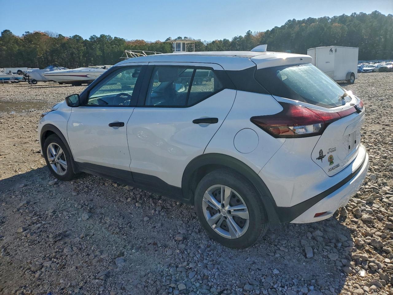 2023 NISSAN KICKS S photo 2