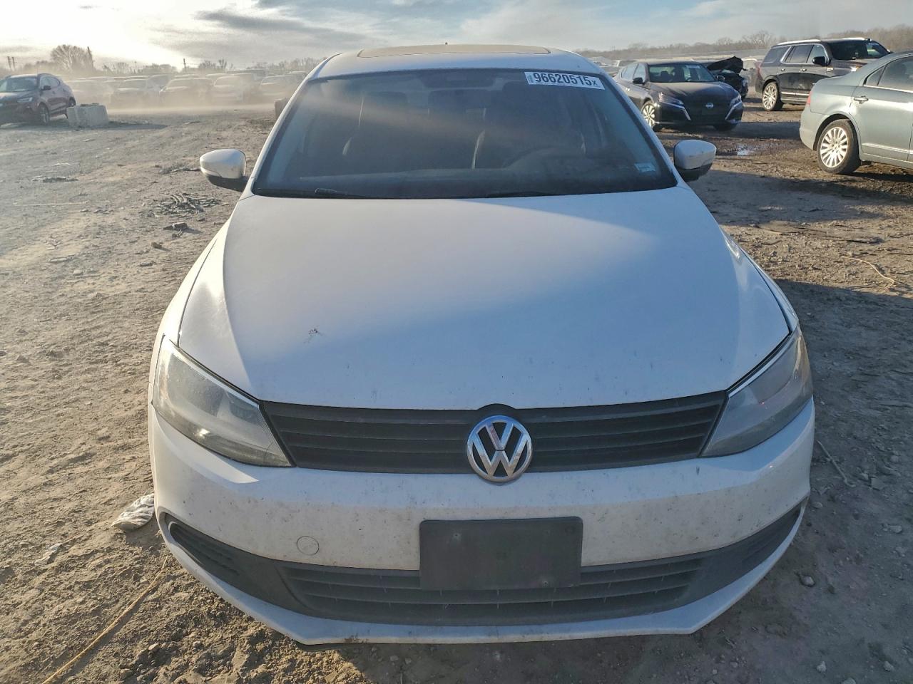 2012 VOLKSWAGEN JETTA SE photo 5