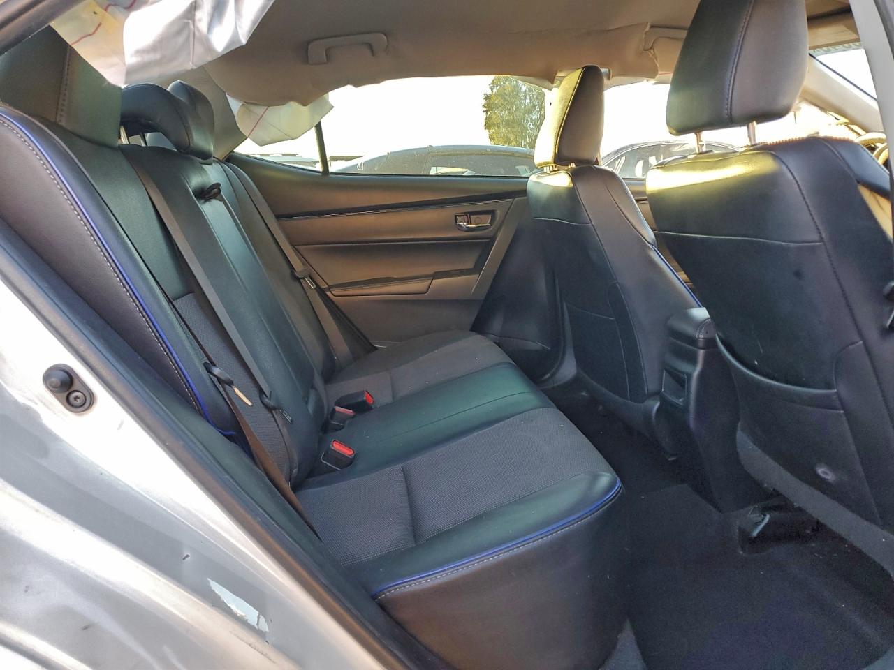 2018 TOYOTA COROLLA L photo 10