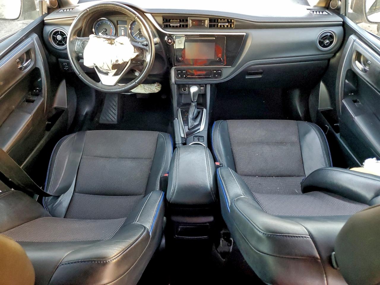 2018 TOYOTA COROLLA L photo 8