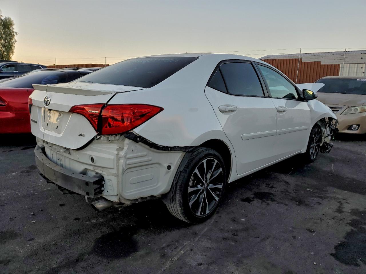 2018 TOYOTA COROLLA L photo 3