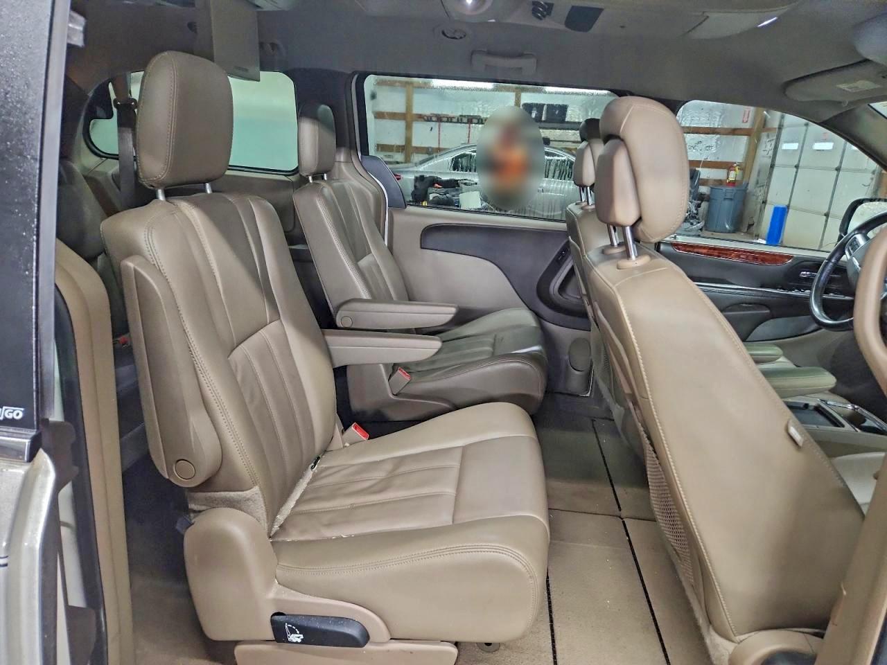 2013 CHRYSLER TOWN & COUNTRY TOURING photo 11
