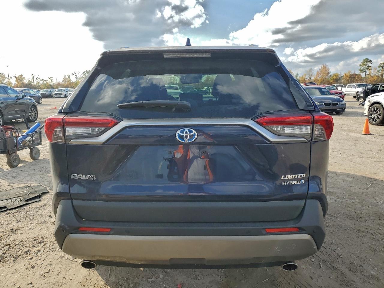 2024 TOYOTA RAV4 LIMITED photo 6