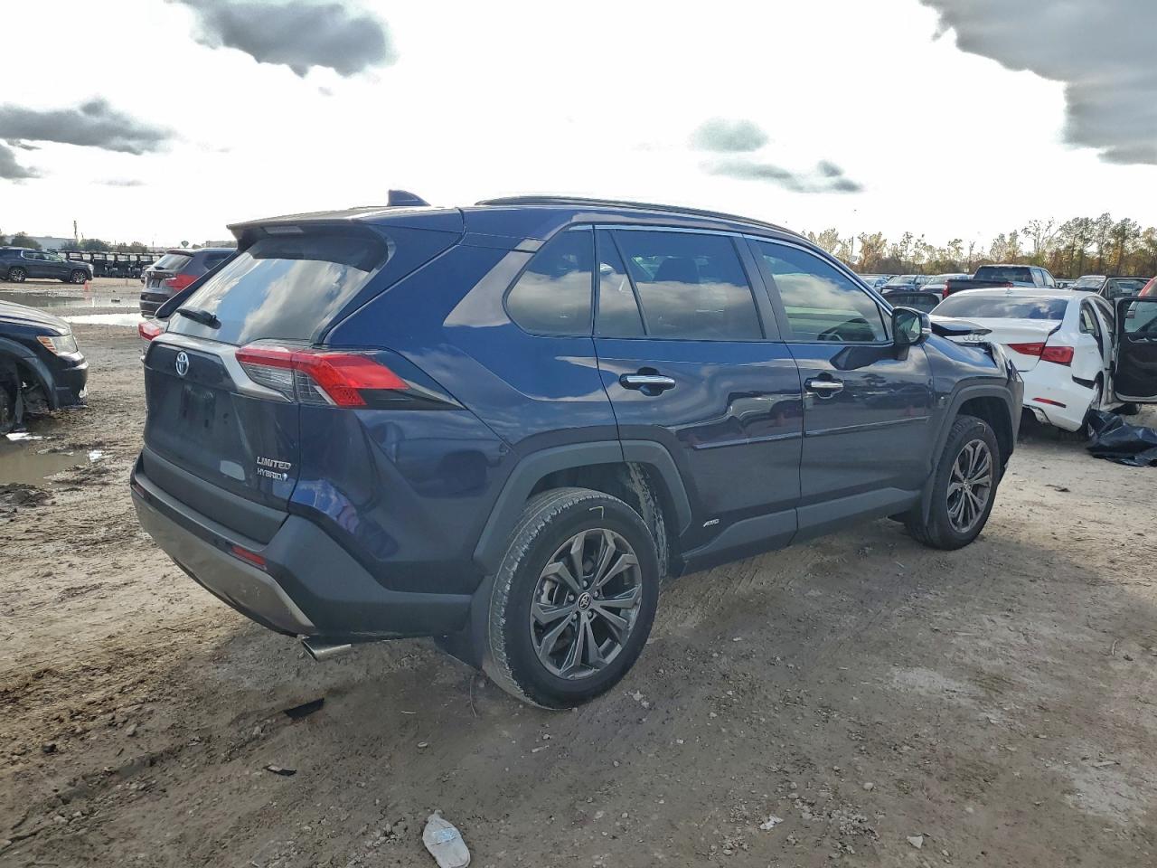 2024 TOYOTA RAV4 LIMITED photo 3