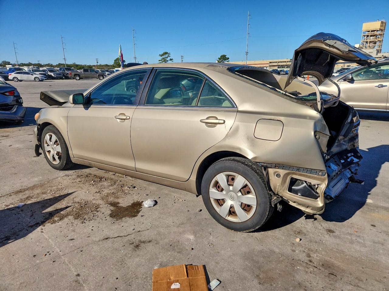 2007 TOYOTA CAMRY LE photo 2