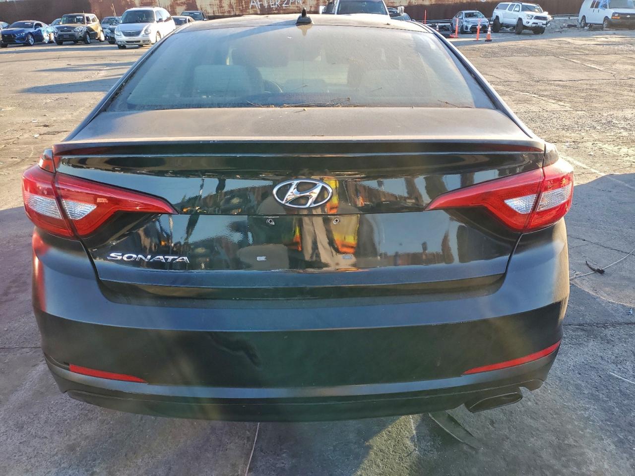 2015 HYUNDAI SONATA SE photo 6