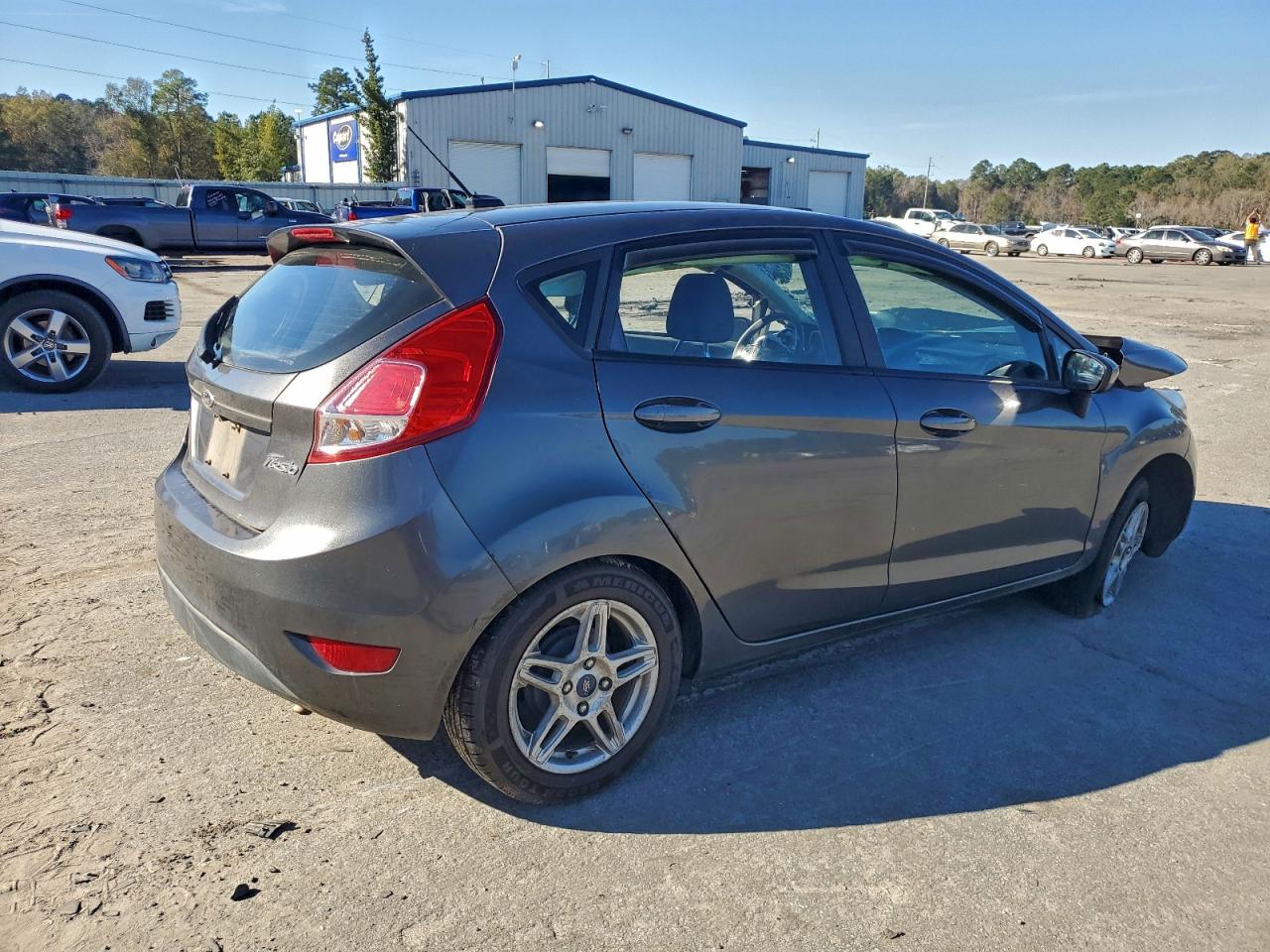 2018 FORD FIESTA SE photo 3