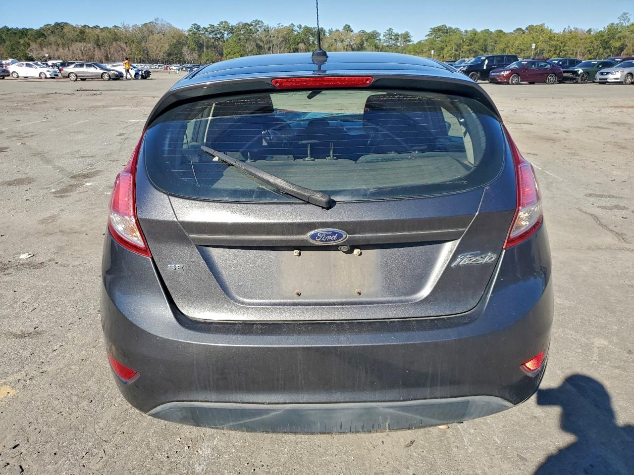 2018 FORD FIESTA SE photo 6