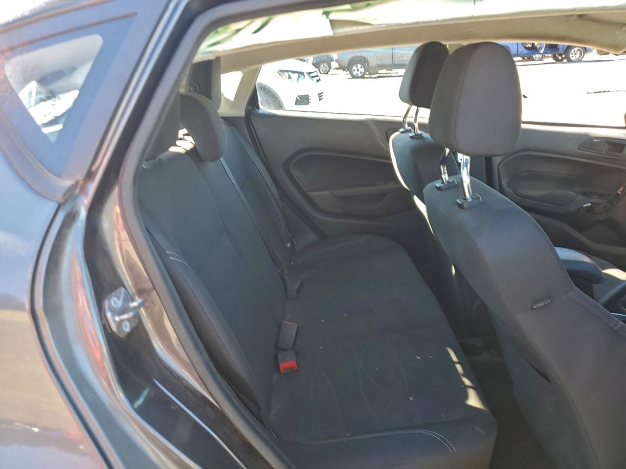 2018 FORD FIESTA SE photo 10