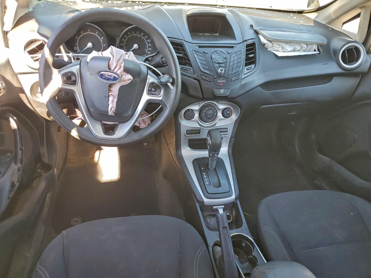 2018 FORD FIESTA SE photo 8