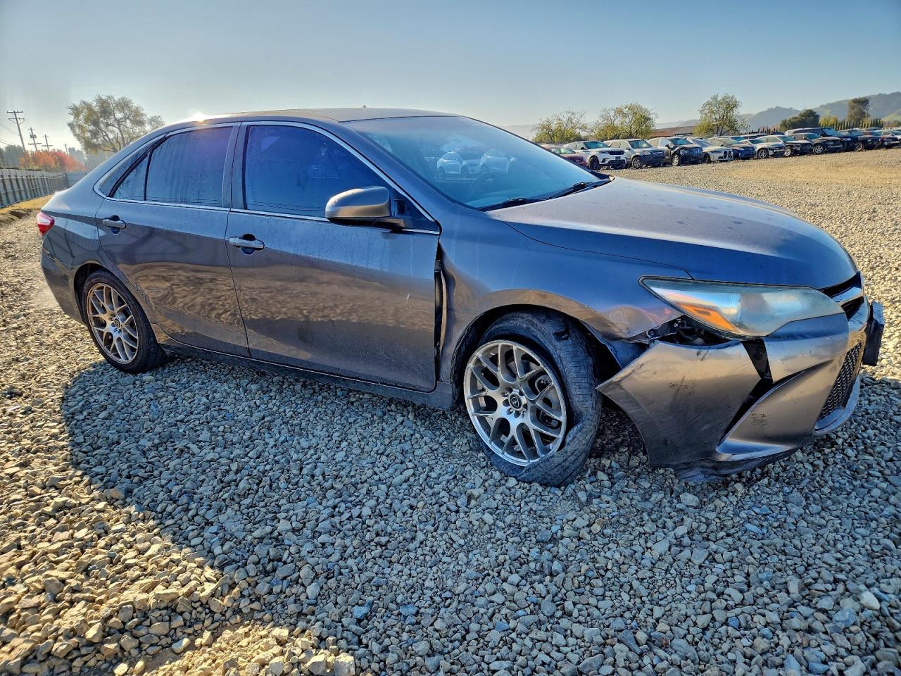2017 TOYOTA CAMRY LE photo 4