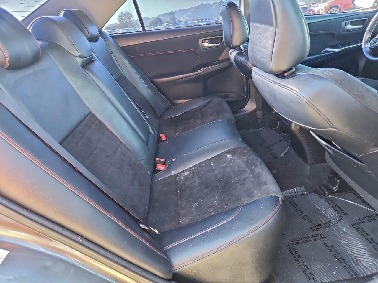 2017 TOYOTA CAMRY LE photo 10