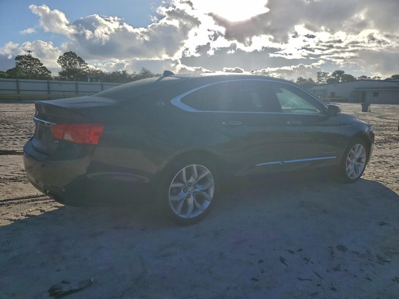 2014 CHEVROLET IMPALA LTZ photo 3