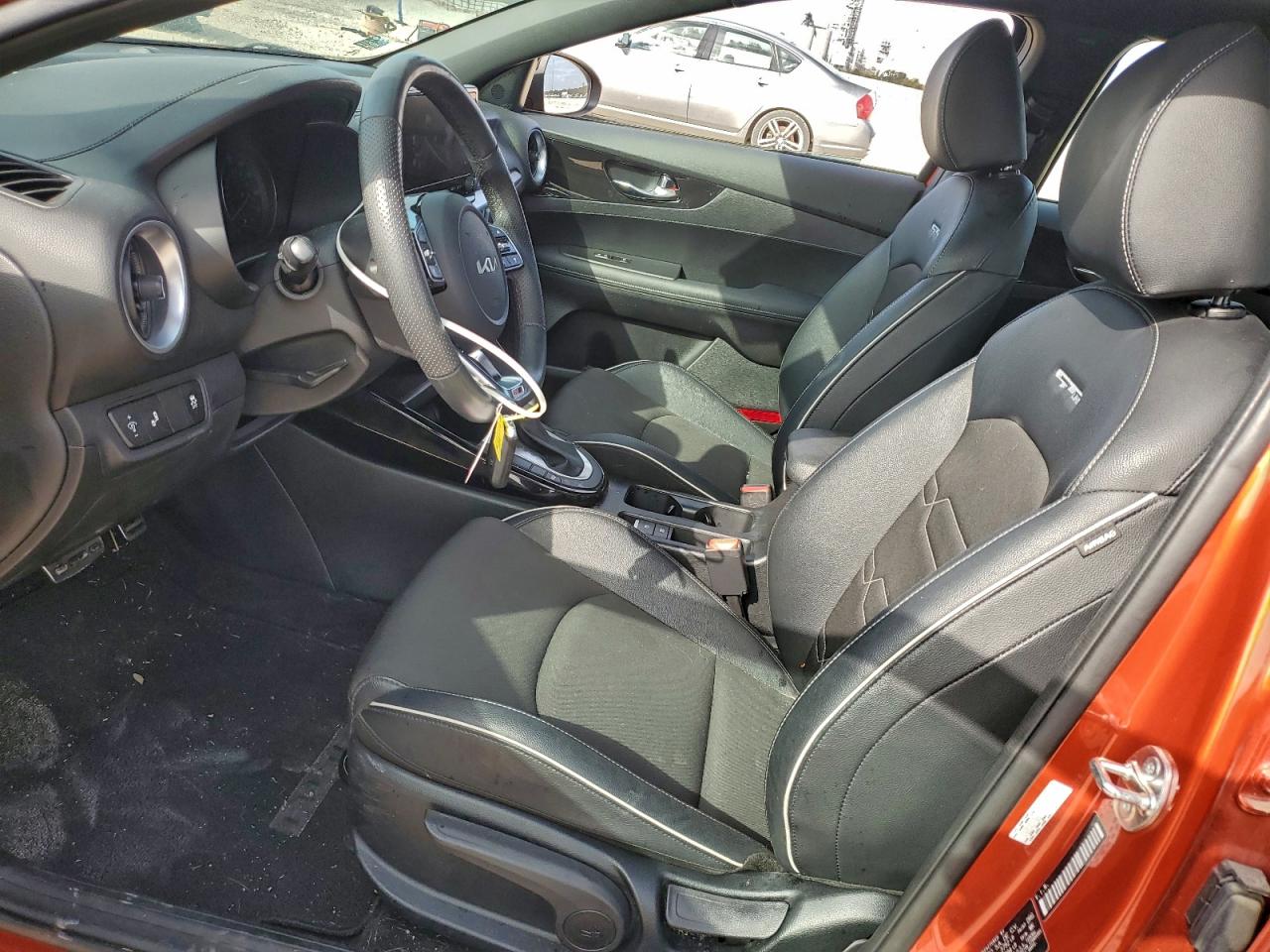 2024 KIA FORTE GT LINE photo 7
