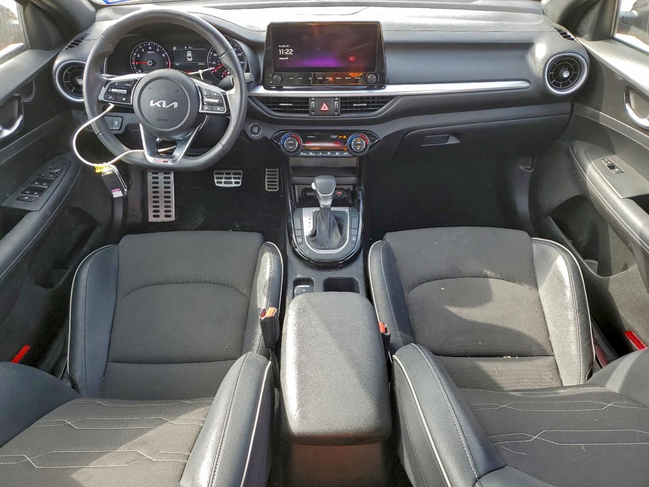 2024 KIA FORTE GT LINE photo 8
