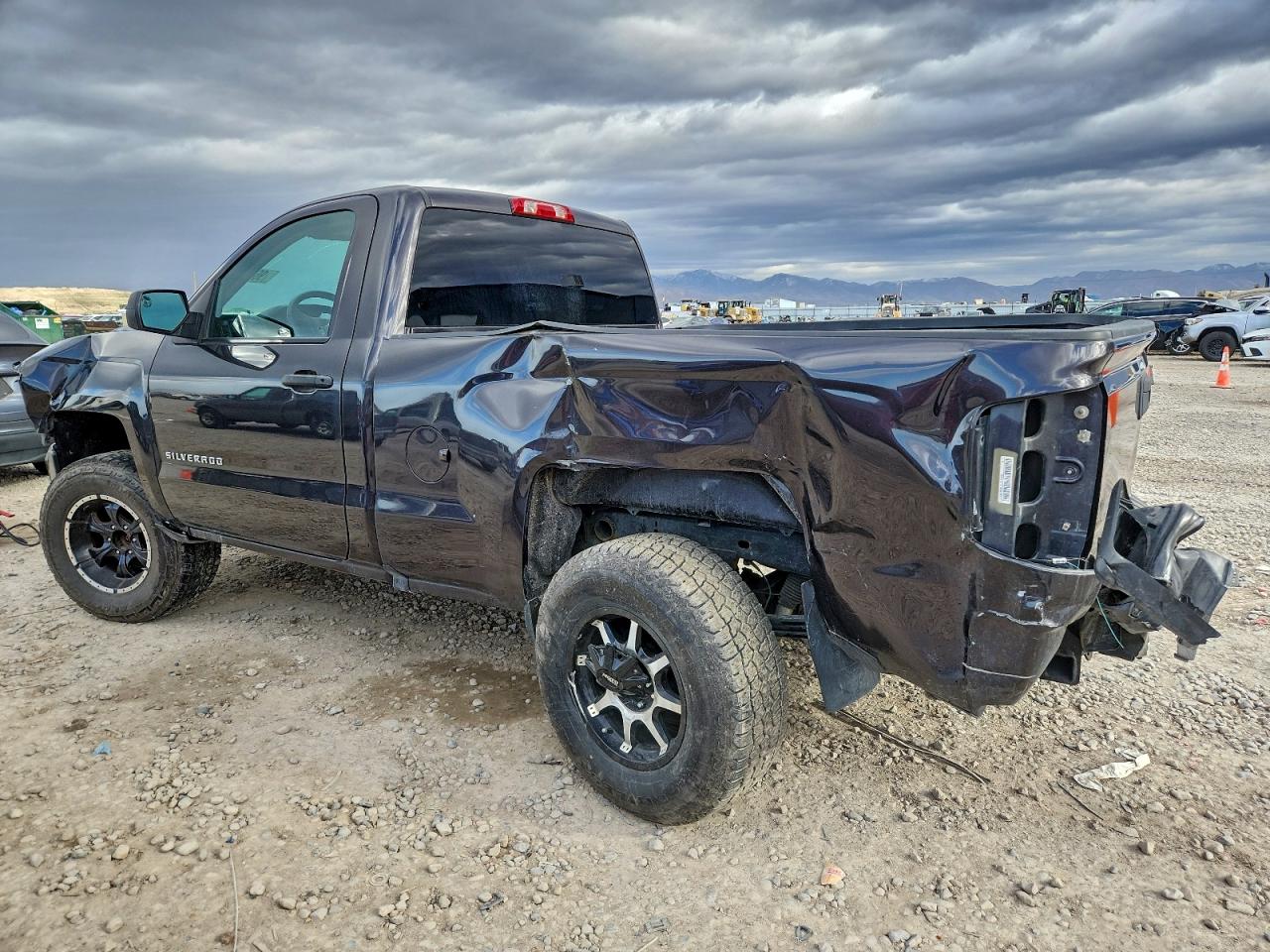 2016 CHEVROLET SILVERADO K1500 photo 2