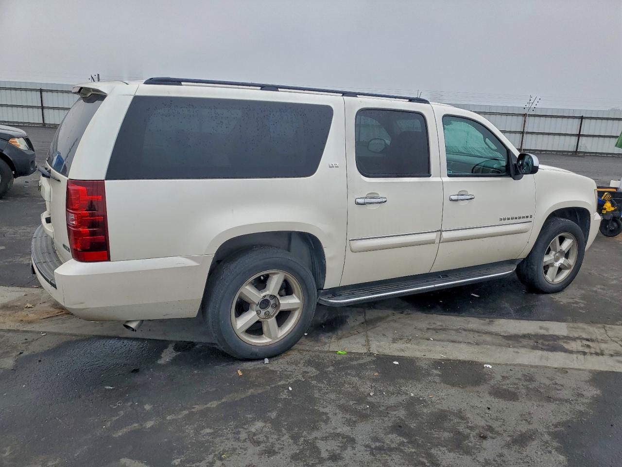 2008 CHEVROLET SUBURBAN K1500 LS photo 3