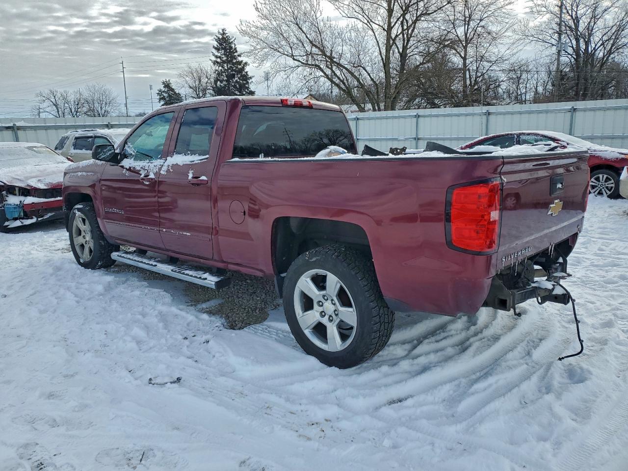 2015 CHEVROLET SILVERADO C1500 LT photo 2
