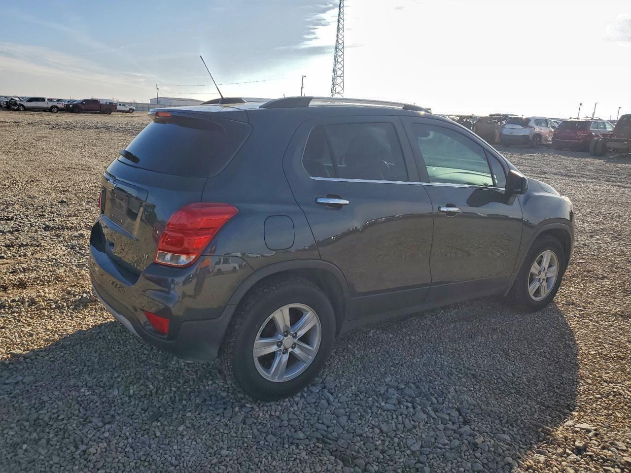2017 CHEVROLET TRAX 1LT photo 3