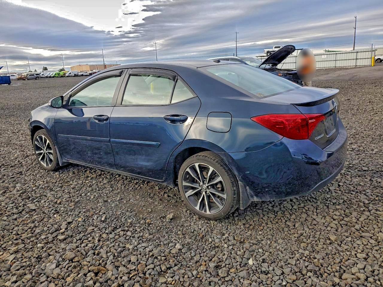 2019 TOYOTA COROLLA L photo 2