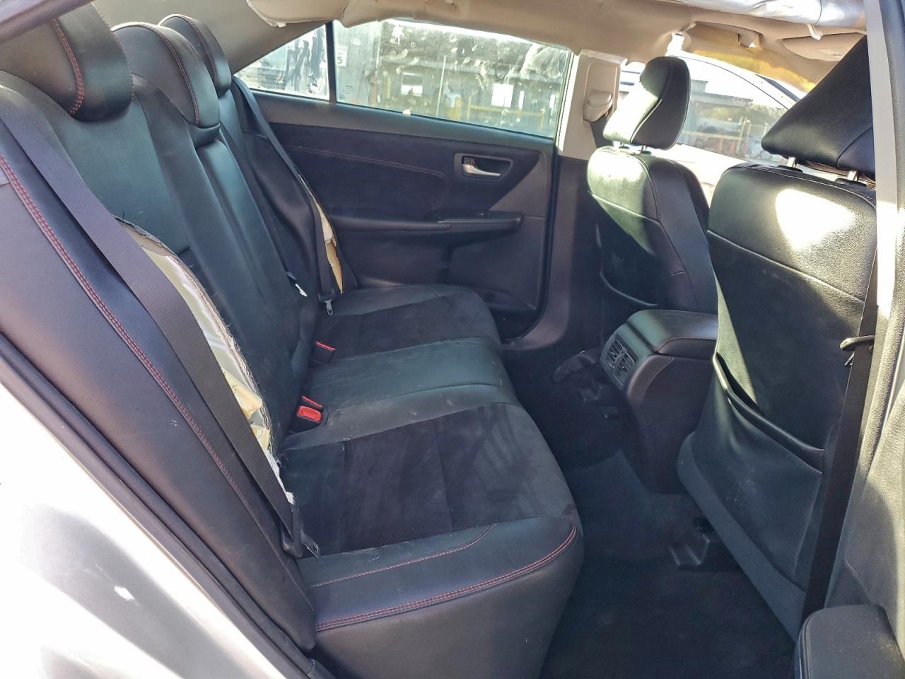2017 TOYOTA CAMRY LE photo 10