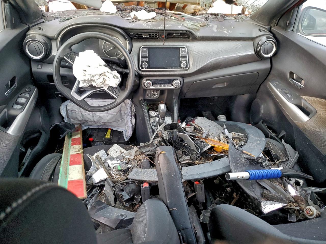 2019 NISSAN KICKS S photo 8