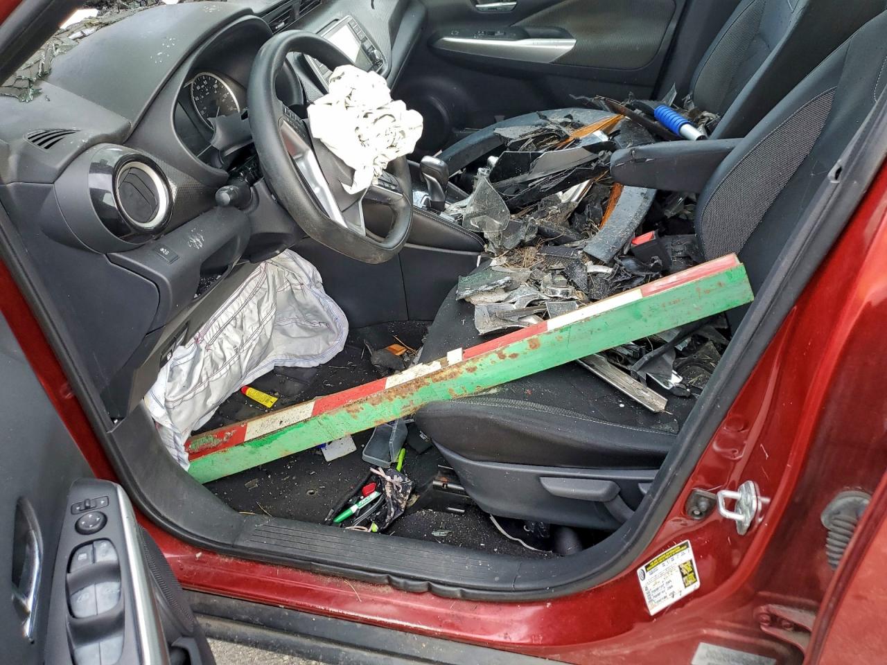 2019 NISSAN KICKS S photo 7