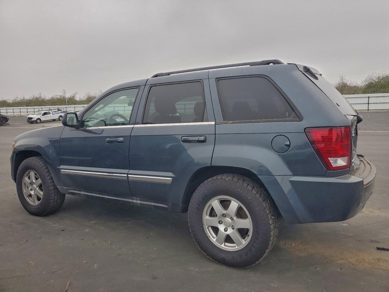 2008 JEEP GRAND CHEROKEE LAREDO photo 2