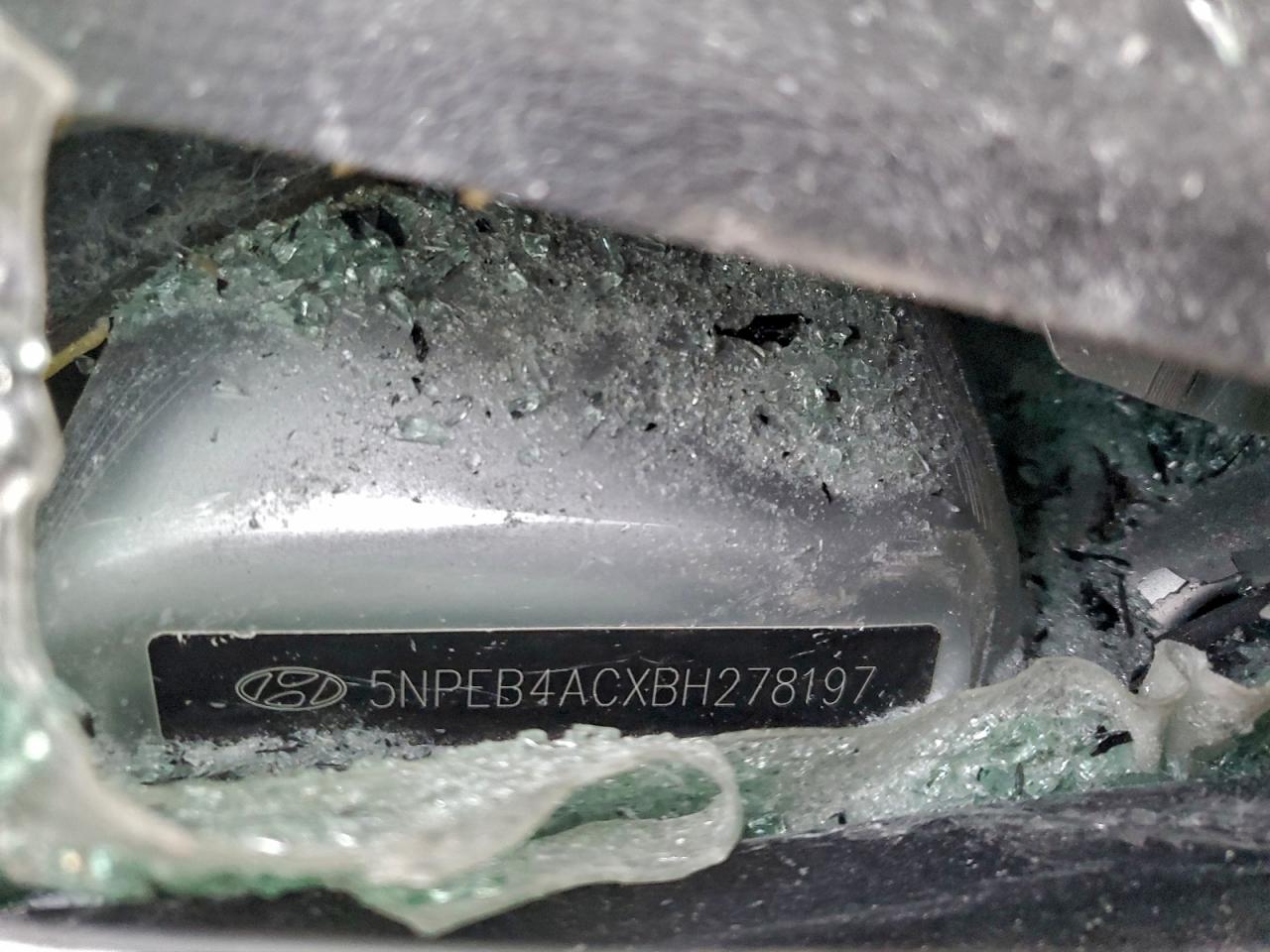 2011 HYUNDAI SONATA GLS photo 12