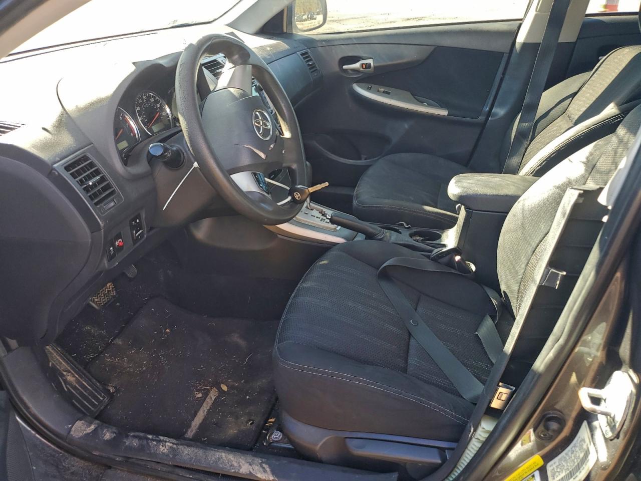 2013 TOYOTA COROLLA BASE photo 7