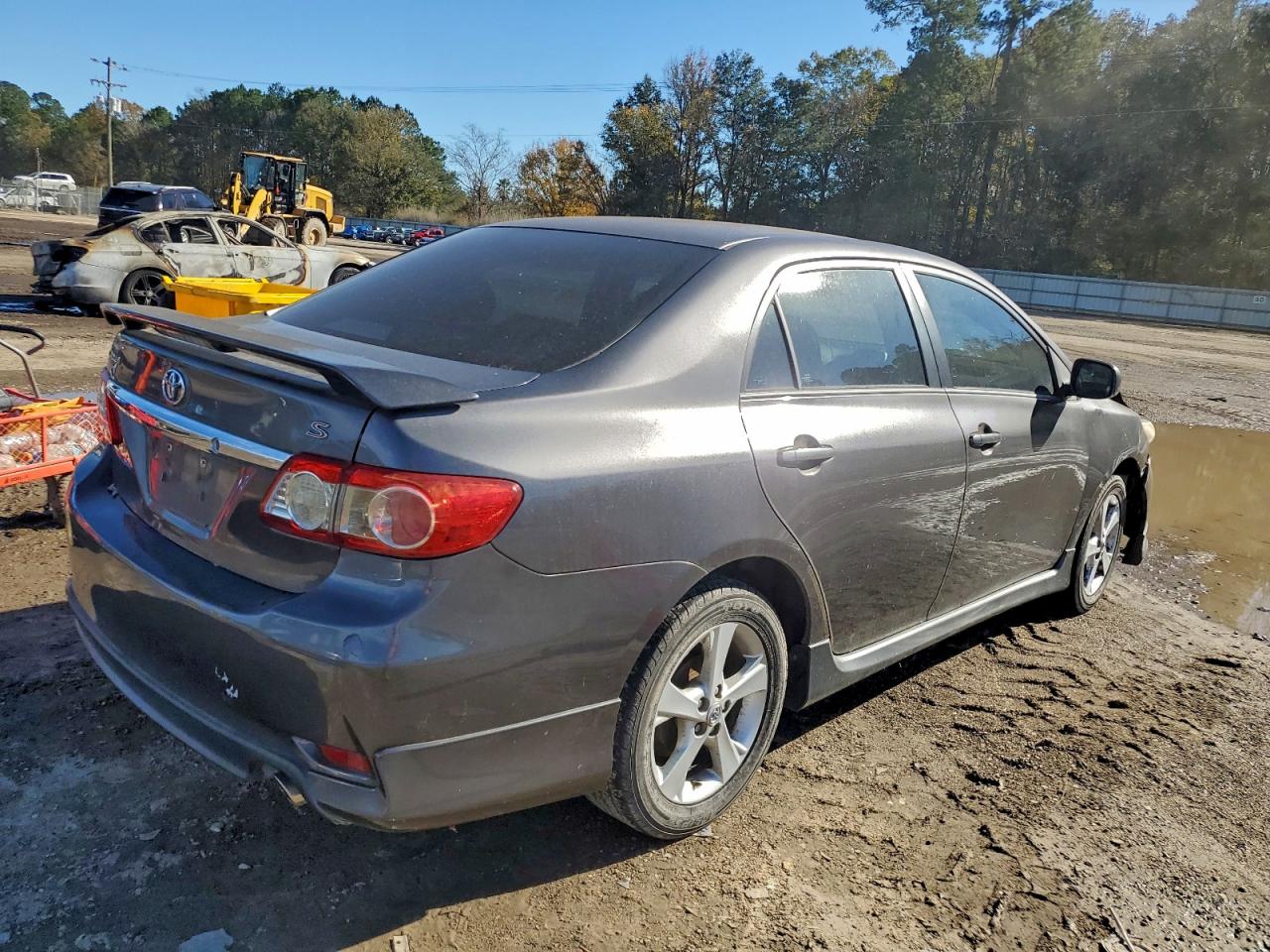 2013 TOYOTA COROLLA BASE photo 3
