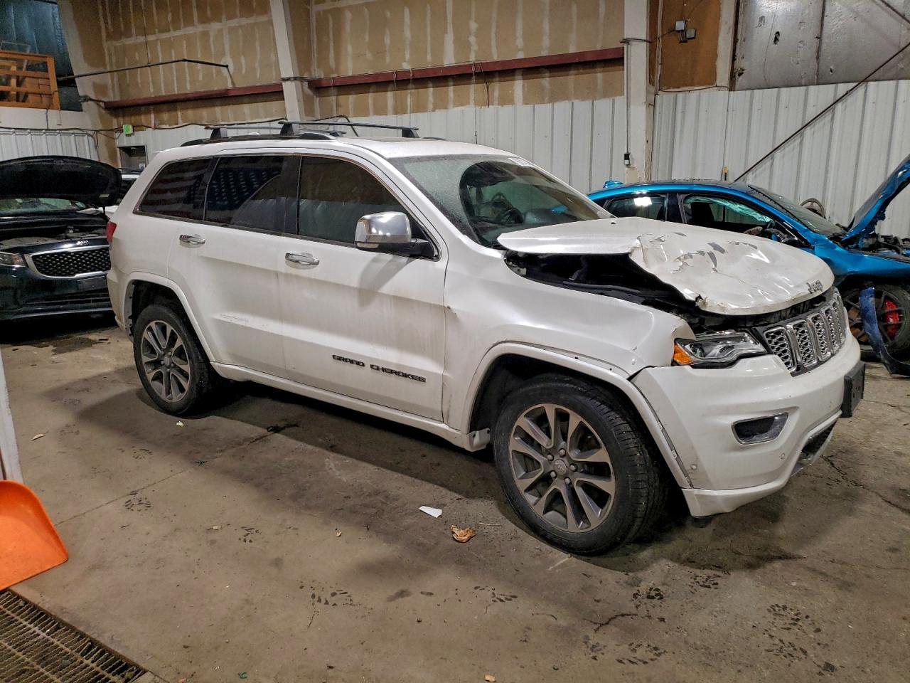 2018 JEEP GRAND CHEROKEE OVERLAND photo 4