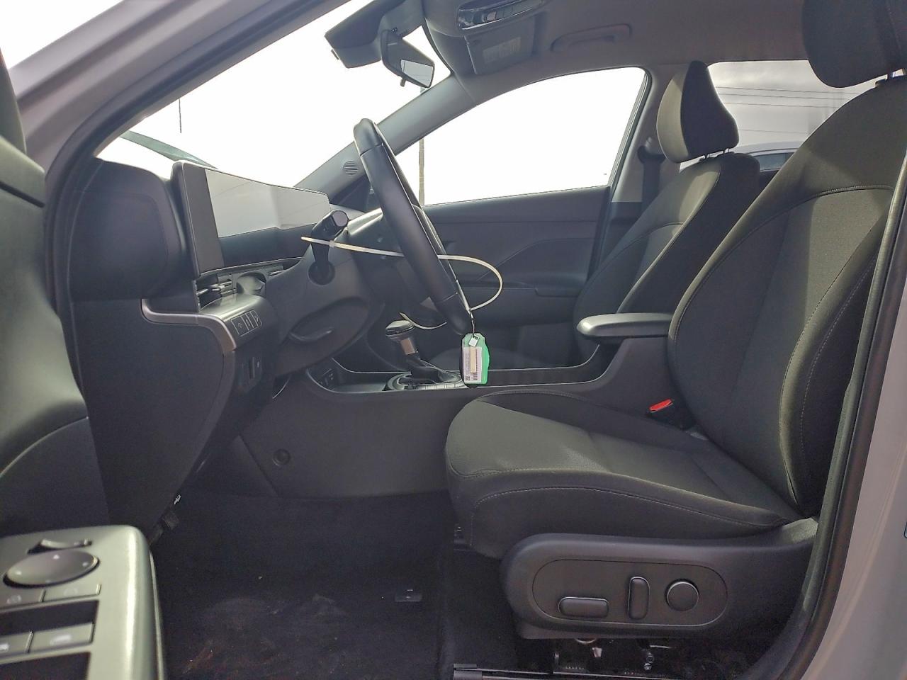 2024 HYUNDAI KONA SEL photo 7